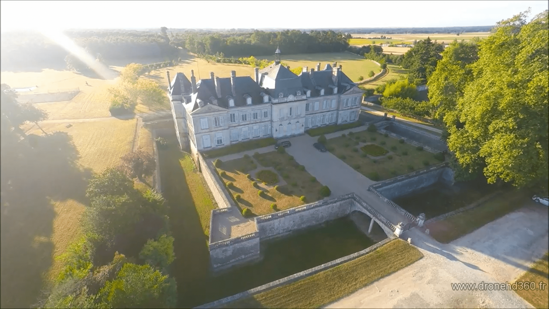 Façade du château de Plassac